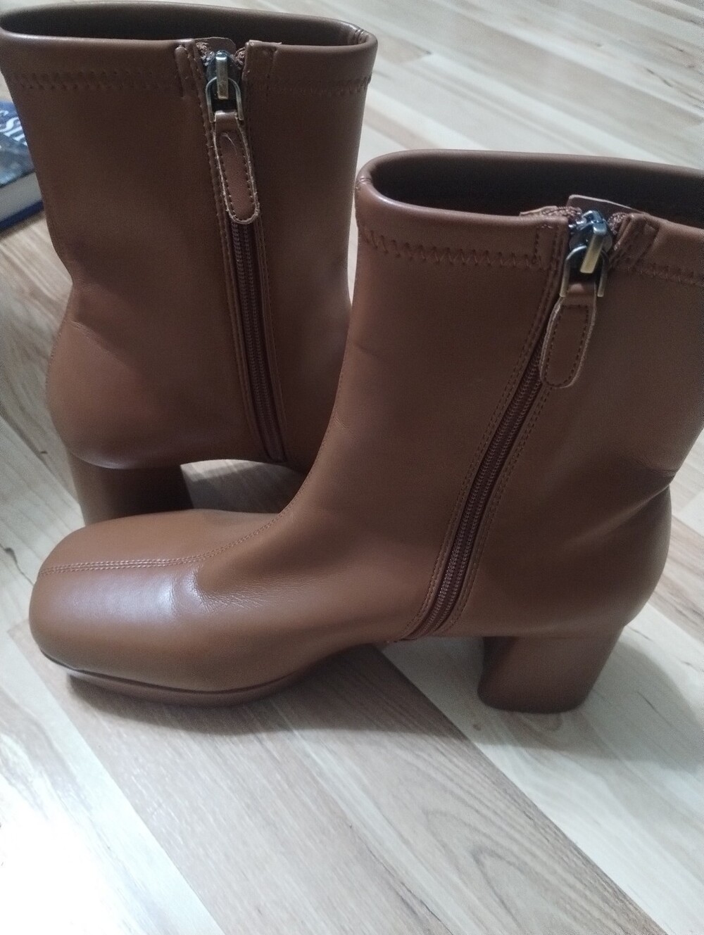 Aerosols Tan 2.5" Heeled Booties Size 8